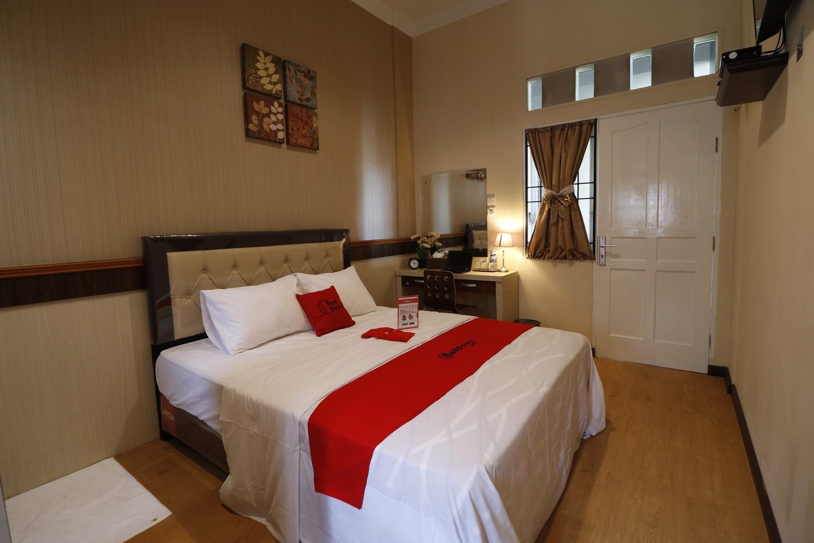 Reddoorz Plus Near Universitas Sumatera Utara Medan Esterno foto