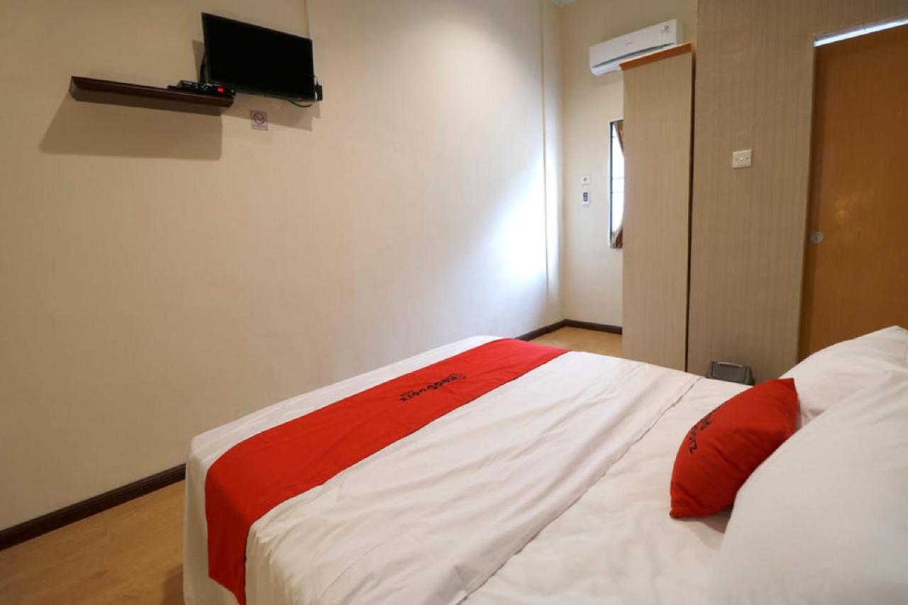 Reddoorz Plus Near Universitas Sumatera Utara Medan Esterno foto